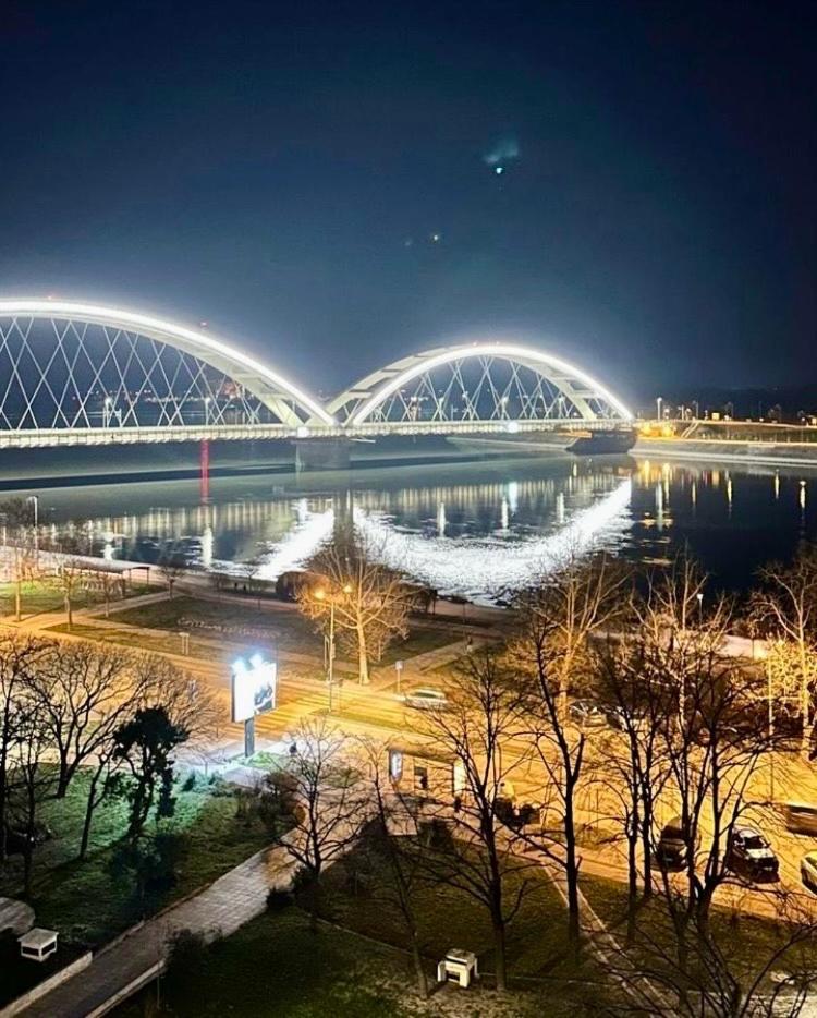 Apartman Bane 021 With A View Novi Sad Exteriör bild