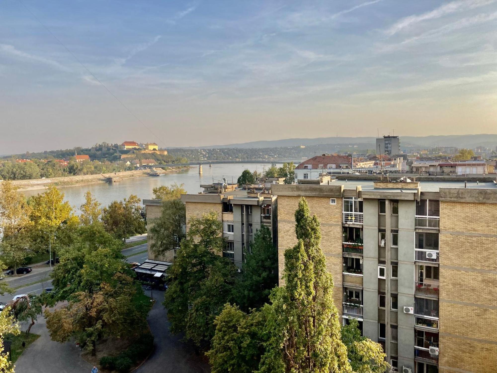 Apartman Bane 021 With A View Novi Sad Exteriör bild