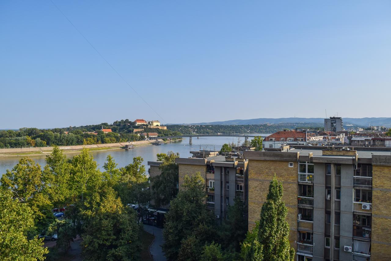 Apartman Bane 021 With A View Novi Sad Exteriör bild