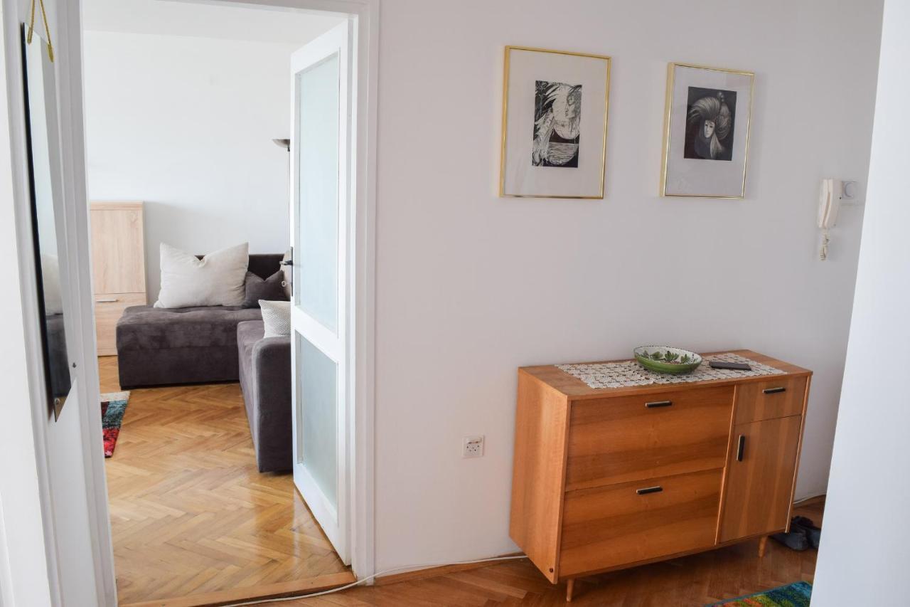 Apartman Bane 021 With A View Novi Sad Exteriör bild
