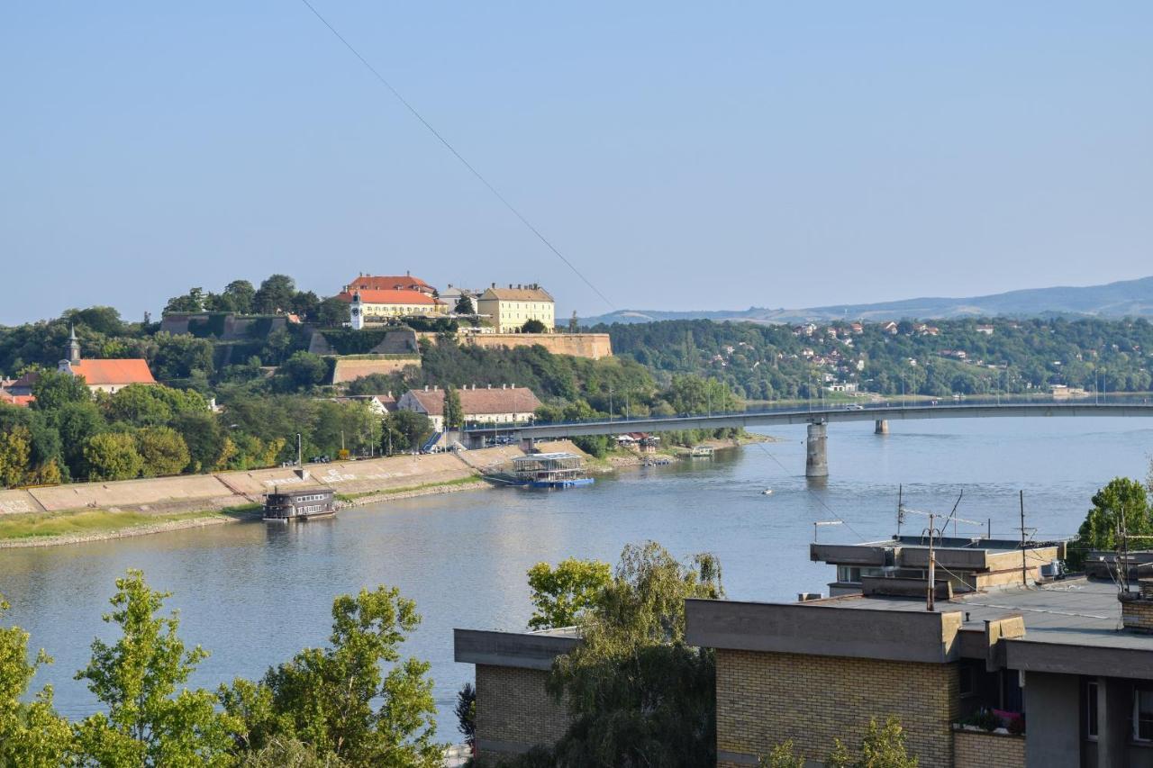 Apartman Bane 021 With A View Novi Sad Exteriör bild