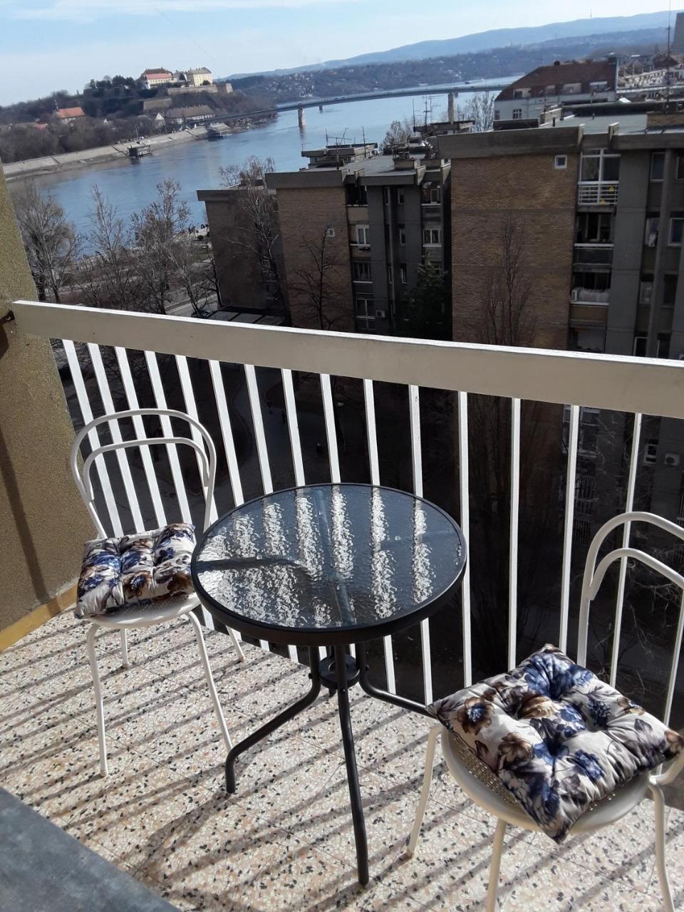 Apartman Bane 021 With A View Novi Sad Exteriör bild