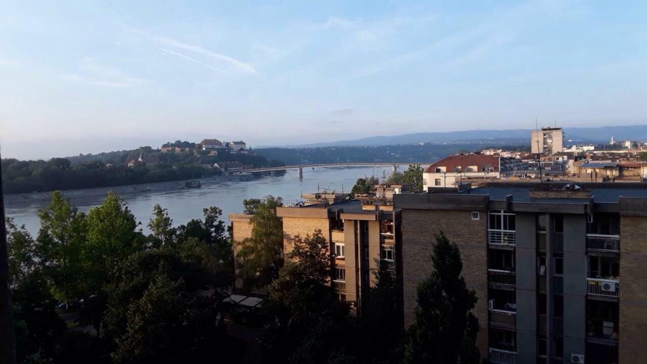 Apartman Bane 021 With A View Novi Sad Exteriör bild