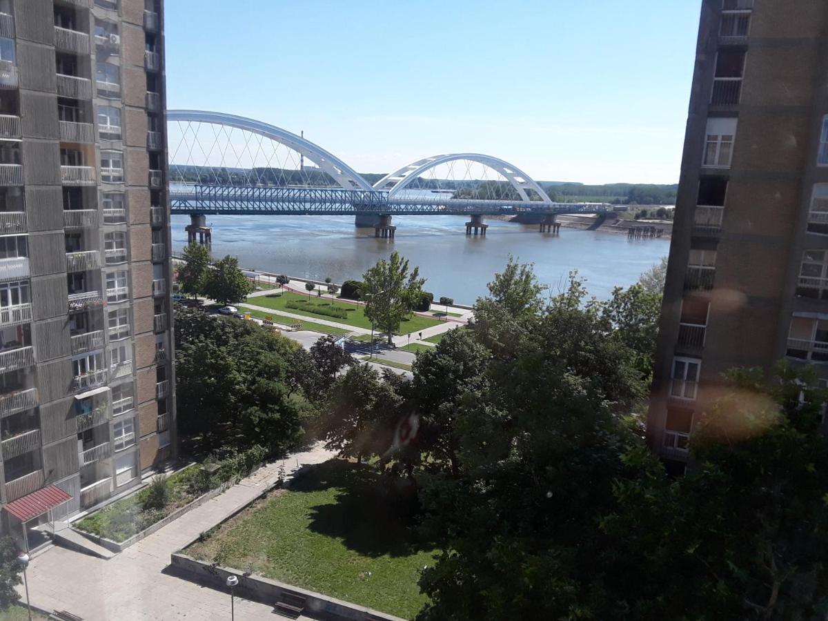 Apartman Bane 021 With A View Novi Sad Exteriör bild